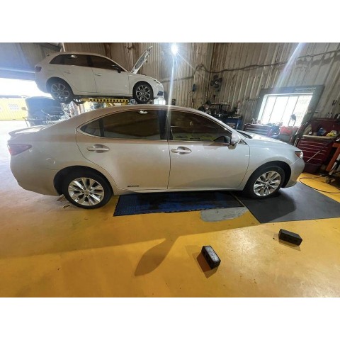 Lexus ES300h保養維修